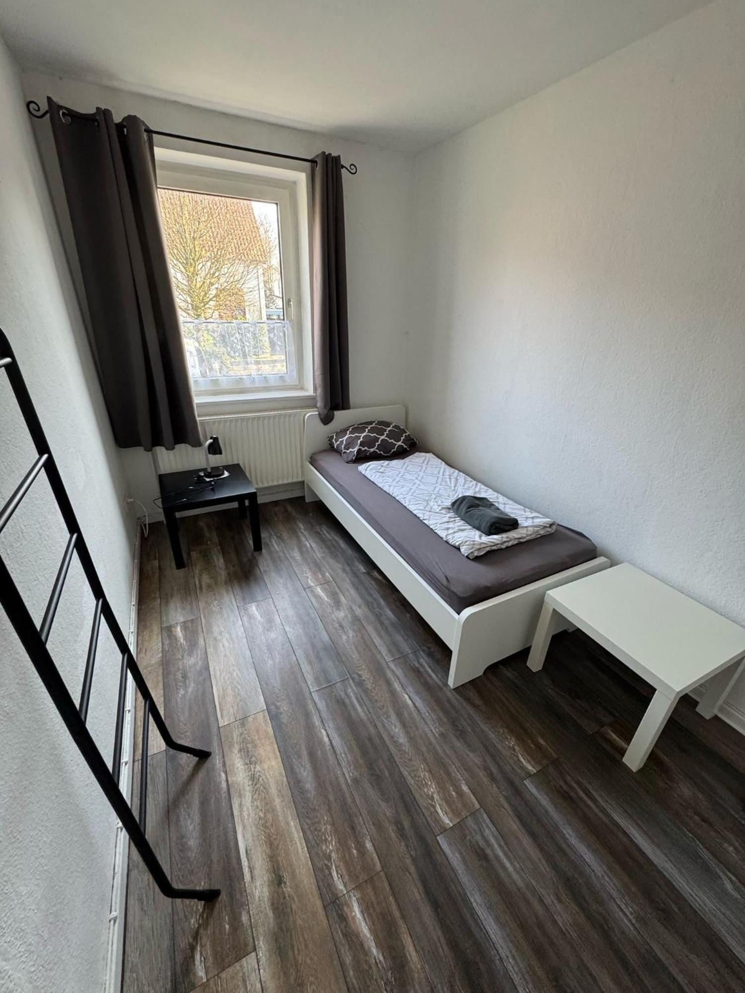Ruhige 3-zimmerwohnung Im Norden Bremens Fuer Monteure Und Geschaeftsreisende Pm 33 Eg * Bremen
